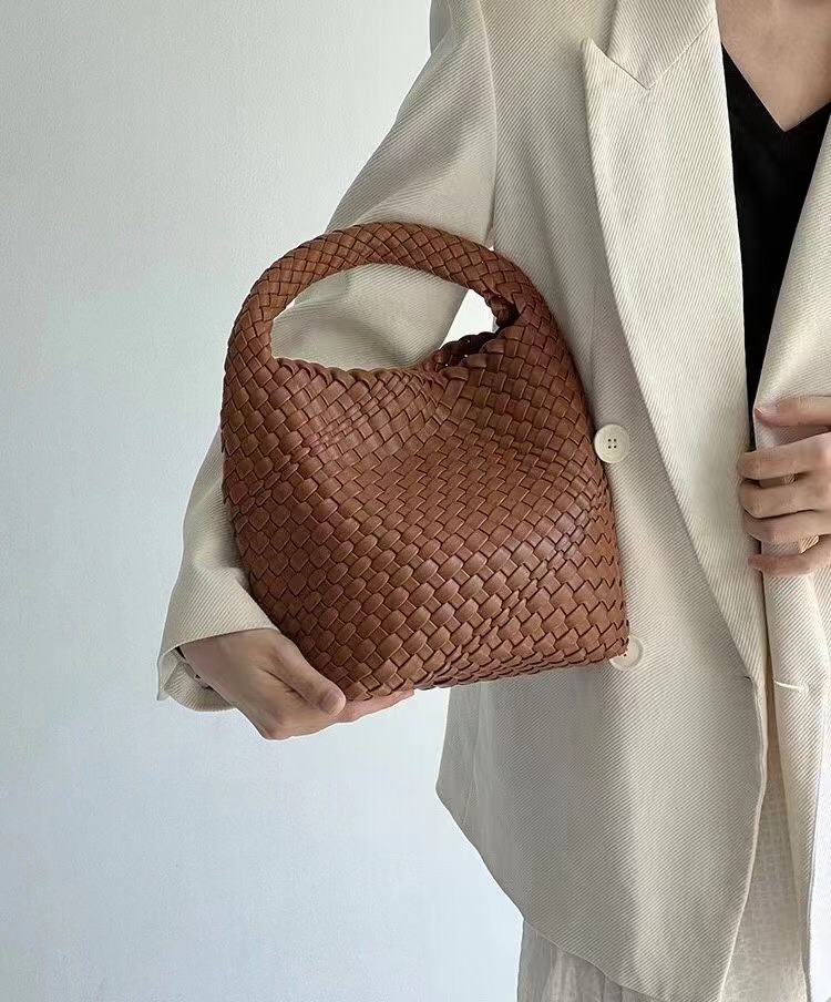 Designer luxury bag Woven tote - Luxury Bags Price avaliação e preço