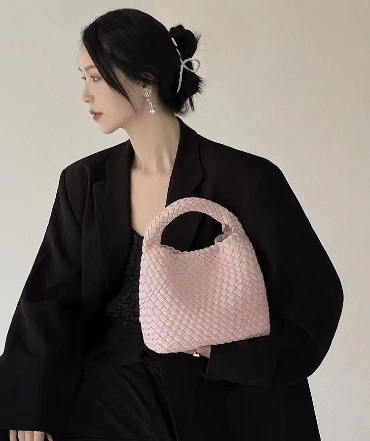 Designer luxury bag Woven tote - Luxury Bags Price avaliação e preço